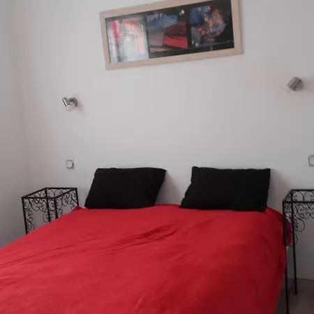 6-8 Personnes- 3 Chambres- Proche De A Pied Διαμέρισμα