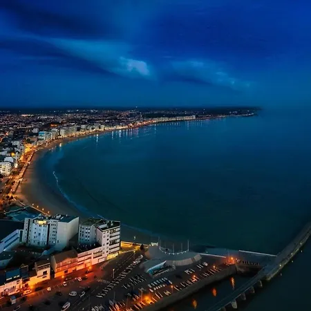 6-8 Personnes- 3 Chambres- Proche De A Pied Διαμέρισμα *