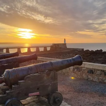 6-8 Personnes- 3 Chambres- Proche De A Pied Διαμέρισμα *